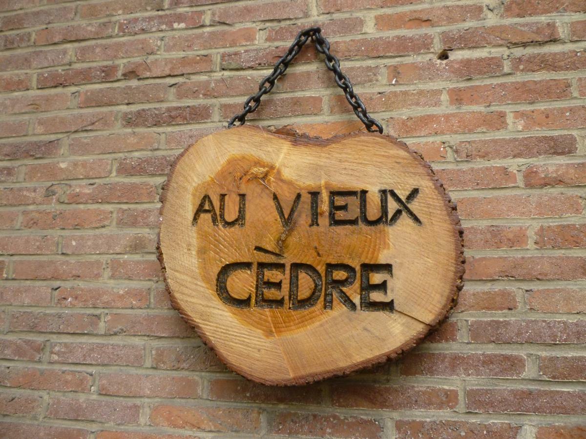 Au Vieux Cedre Panzió Mouvaux Kültér fotó